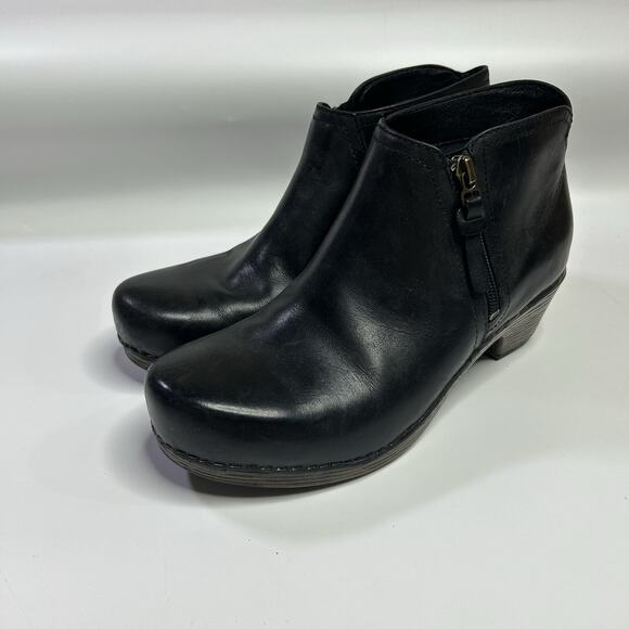 Dansko Shoes Dansko Max Bootie Black Leather Ankle Boot Side
